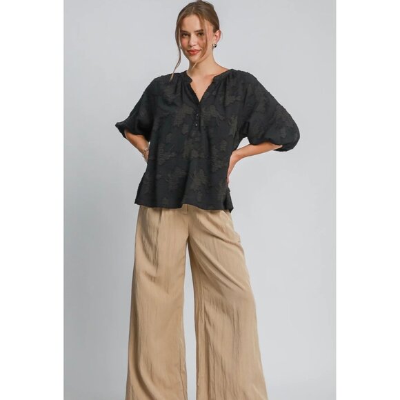 Umgee Tops - Umgee Solid Color Floral Burnout Top in Black Small